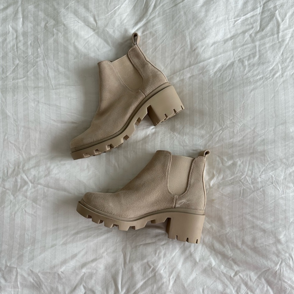 Chelsea Boots - Picture 5 of 7